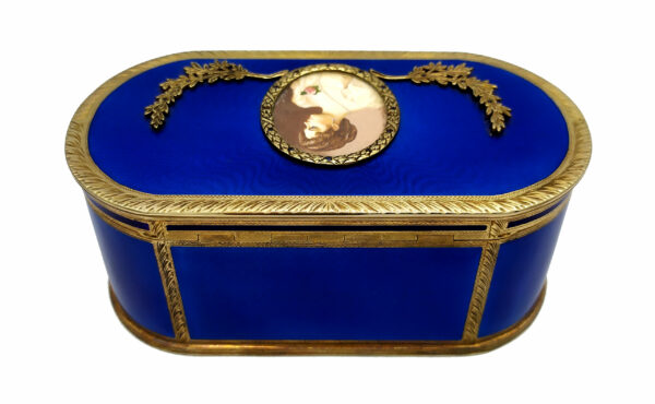 Salimbeni Oval Blue table box witn fine oval miniature. 8 scaled