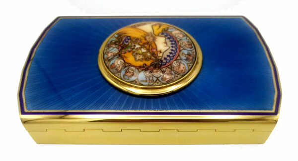 Salimbeni Renaissance style table box with fine rectangular miniature 3 scaled