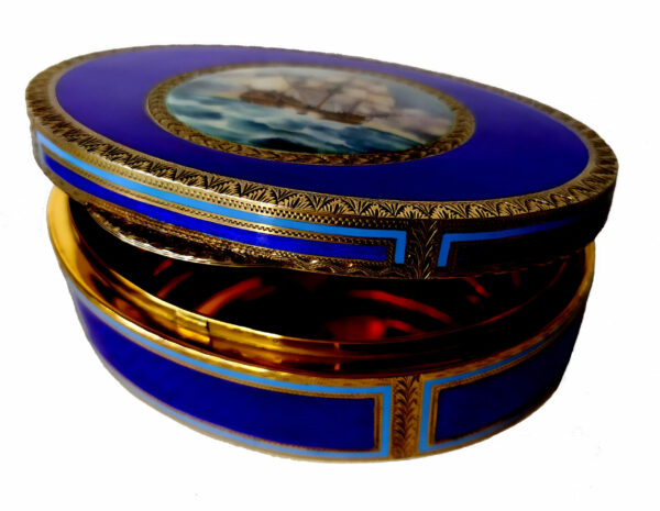 Table Box Oval in 925/1000 sterling silver gold plated with translucent fire enamels on guillochè with fine hand-engraving of the edges and with beautiful miniature sailboat enameled and hand-painted by painter Renato Dainelli